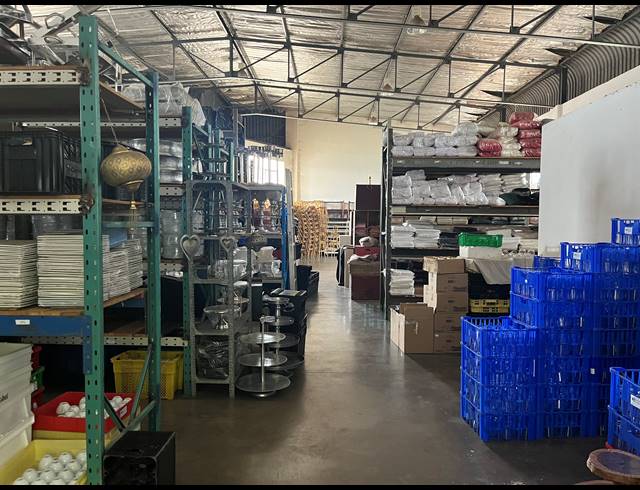 1,751M² WAREHOUSE FOR SALE IN WEST ACRES EXT 1